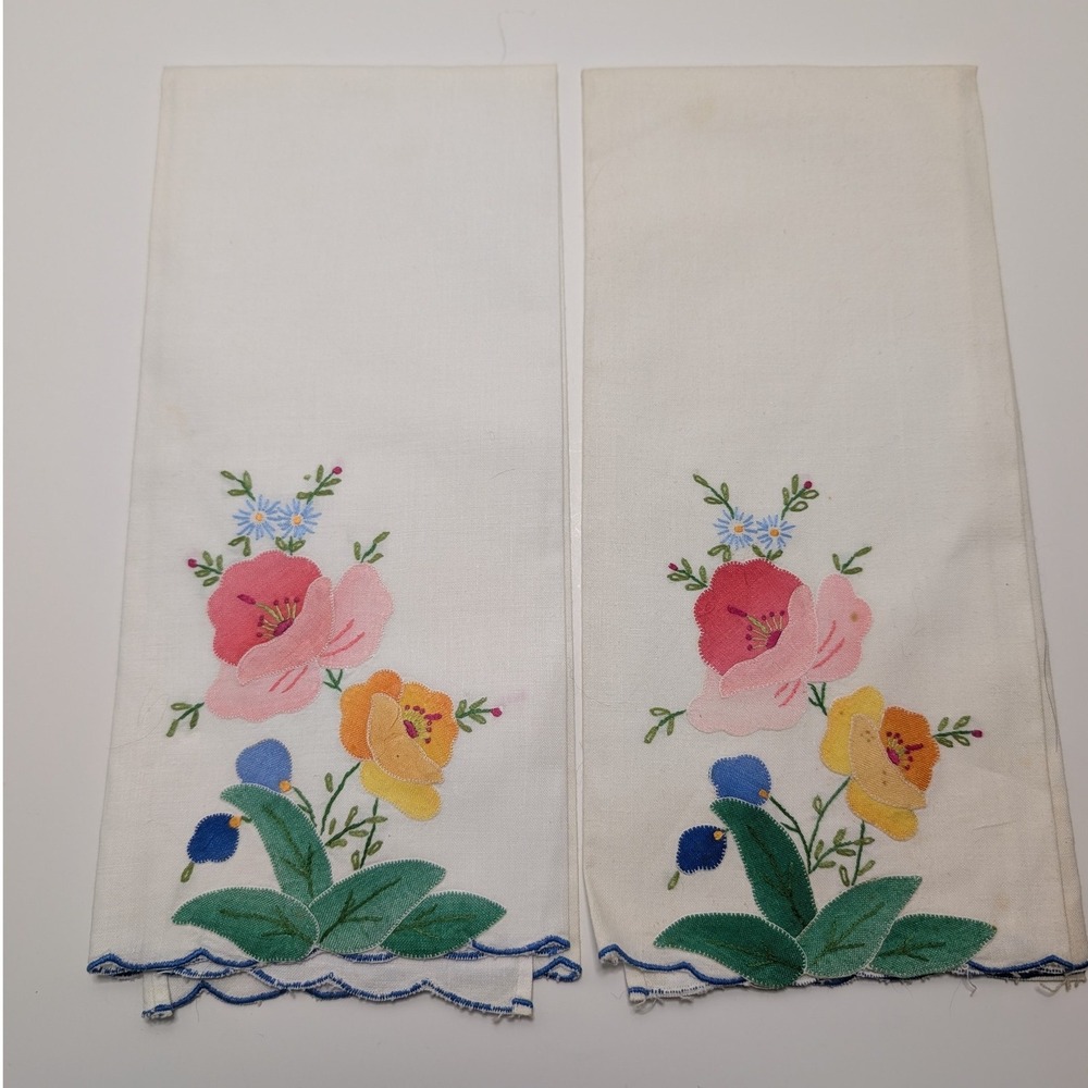 Vtg Set 2 Floral Applique Hand‎ Guest Towels White Scalloped Cottagecore 14"x22"